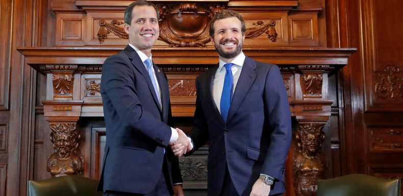 Visite controversée de Juan Guaido en Espagne, boudée par le chef du gouvernement Pedro Sanchez