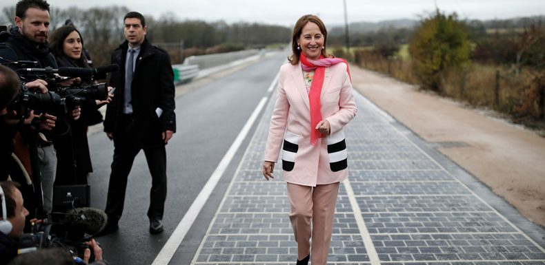 En parlant de «régime autoritaire», Ségolène Royal a franchi «la ligne rouge», selon Elisabeth Borne