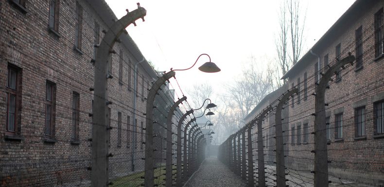 Une ambassade américaine attribue la libération d’Auschwitz aux Etats-Unis, puis admet son erreur