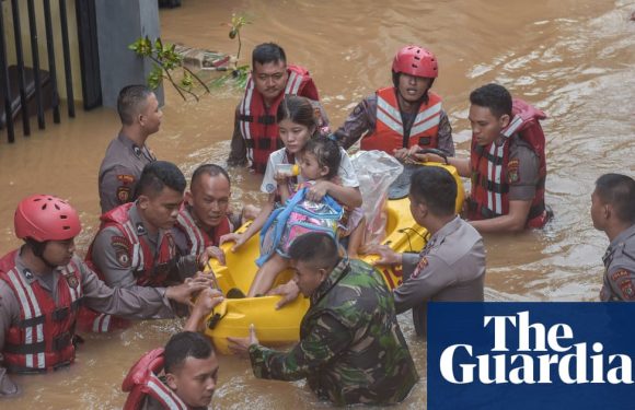 Jakarta floods leave 21 dead and 30,000 homeless