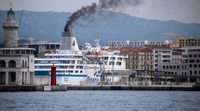 Marseille : Les passagers d’un ferry bloqué par les grévistes parviennent à forcer la porte d’entrée du port