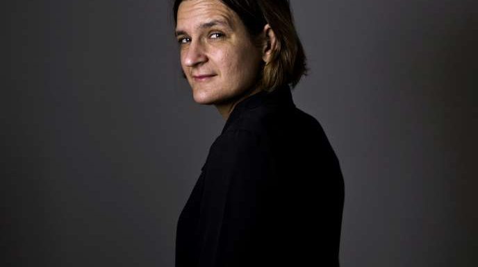 Esther Duflo : « Plus on aide les gens, plus ils sont aptes à sortir de la trappe à pauvreté »