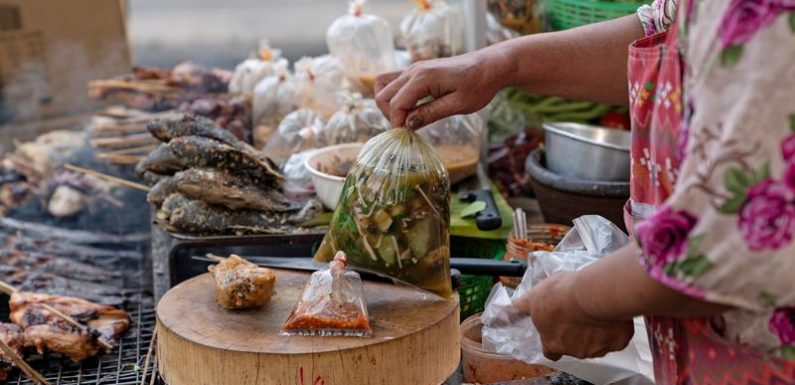 Bangkok Street-Food Stalls Are Trying to Give Up Plastic Bags