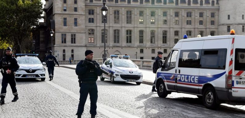 Un capitaine de police soupçonné de radicalisation conteste sa suspension en justice
