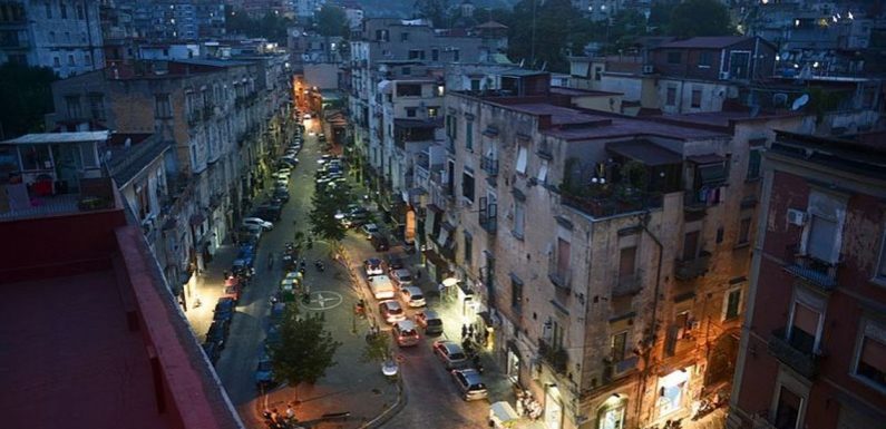 Naples: des livres pour lutter contre la Camora