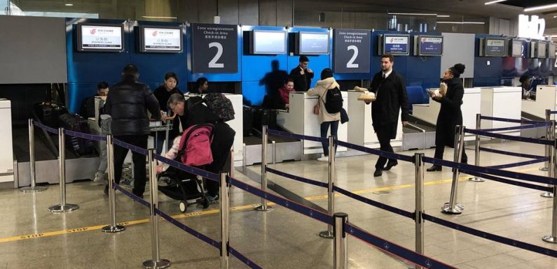 Coronavirus : « On a acheté des masques », « J’éviterai les marchés »… A Roissy, inquiétude et manque d’infos pour les passagers vers l’Asie