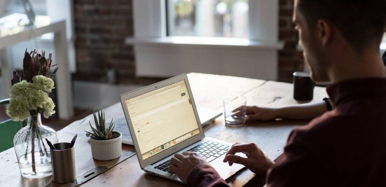 La carte d’identité numérique sera disponible en 2021, annonce Castaner
