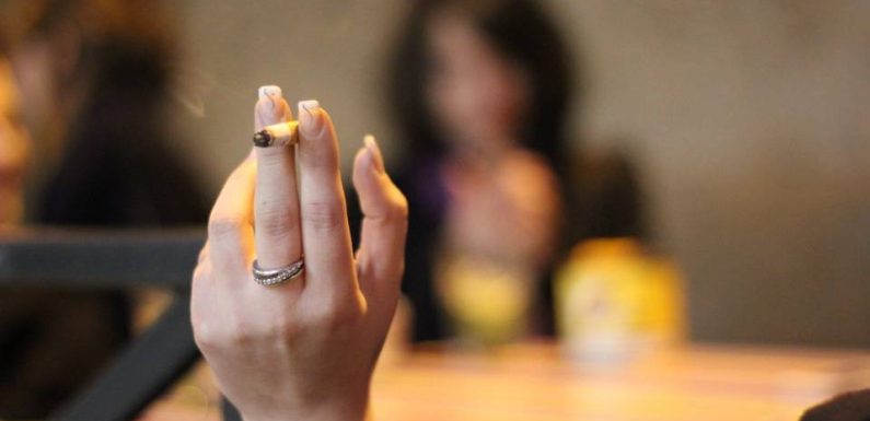 Faut-il rémunérer les femmes enceintes pour les inciter à arrêter de fumer ?