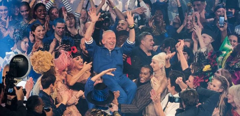 VIDEO. Fashion Week 2020 : Le dernier défilé haute couture de Jean Paul Gaultier à Paris