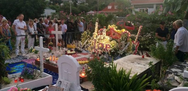 Le cercueil de Johnny Hallyday a été transféré dans un caveau à Saint-Barthélemy