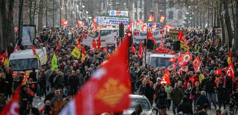 Réforme des retraites : Démonstration de force dans les rues à la veille de discussions à Matignon