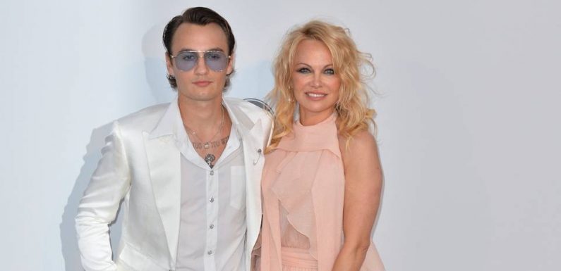 VIDEO. Le fils de Pamela Anderson est heureux pour sa mère… Rami Malek remettra un Oscar…
