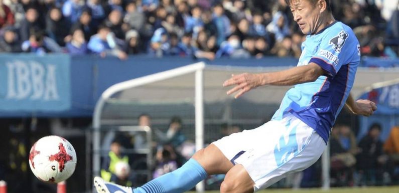 Japon : A bientôt 53 ans, le plus vieux footballeur pro en activité prolonge au Yokohama FC