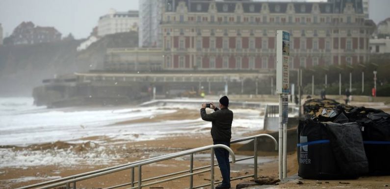Biarritz : La mousse apparue sur la plage après la tempête Amélie contient des molécules de détergents, selon une association