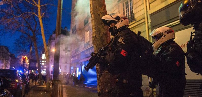 VIDEO. Violences policières : Enquête ouverte après la vidéo d’un homme frappé au sol par un policier