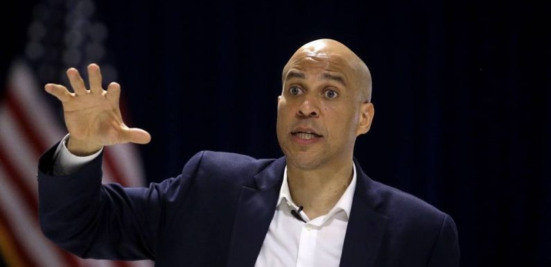 Primaire démocrate: Cory Booker abandonne, Bernie Sanders grimpe et Michael Bloomberg fait sa pub