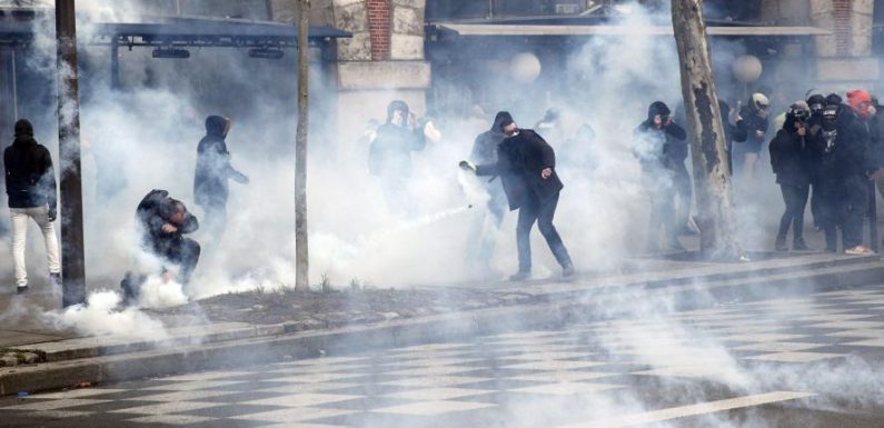 Manifestation contre la réforme des retraites en France: premiers incidents à Paris, des magasins et des banques saccagés (vidéo)