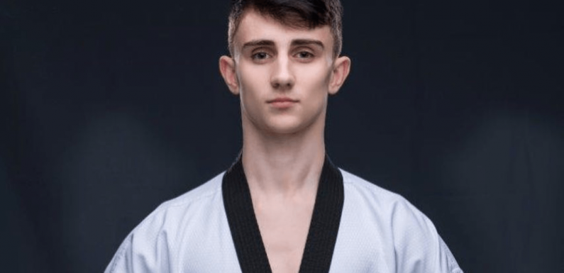 Des athlètes refusent de serrer la main de ce champion de taekwondo car il est bi