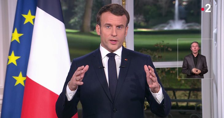 Macron veut aborder 2020 en mouvement, malgré l’enlisement