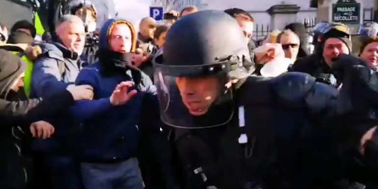 Viral video shows police brutality against ‘Yellow Vest’ mass protest in Paris