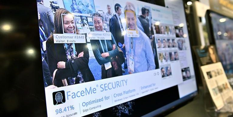 Reconnaissance faciale: Clearview fait scandale avec ses 3 milliards de visages «aspirés»