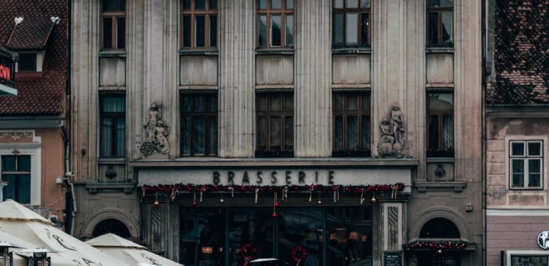 Les terrasses chauffées parisiennes consomment l’équivalent de 110 000 vols Paris-New York