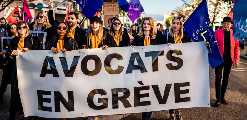 « Beaucoup envisagent de quitter la profession » : l’inquiétude des avocats face à la réforme des retraites