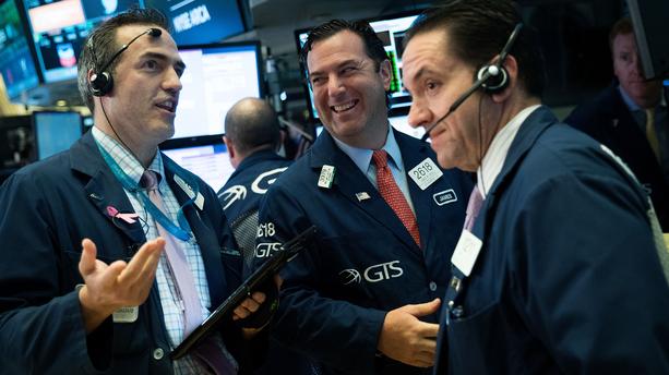 En 3 jours, un patron britannique a déjà gagné plus qu’un salarié sur une année… et en France ?