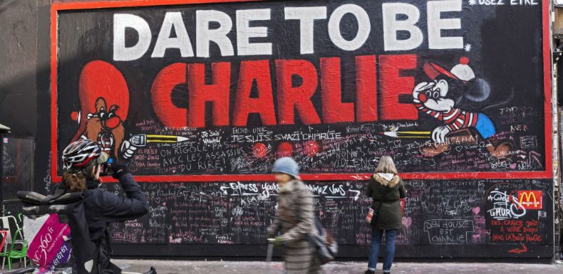 « La peur l’a emporté » : cinq ans après l’attentat contre Charlie Hebdo, RSF s’alarme de la montée de l’intolérance religieuse