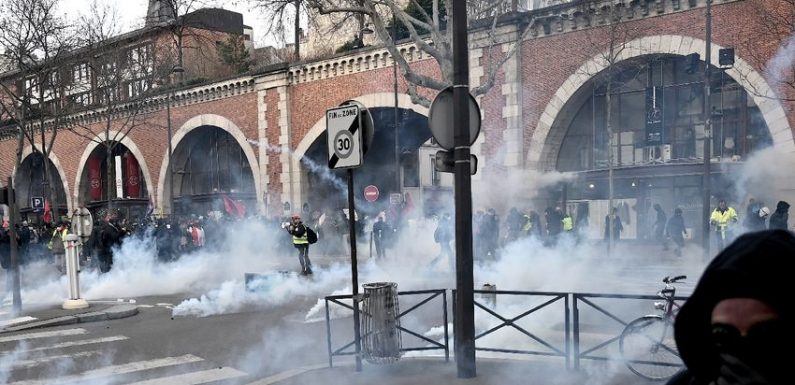 Réforme des retraites : la manifestation parisienne émaillée d’incidents