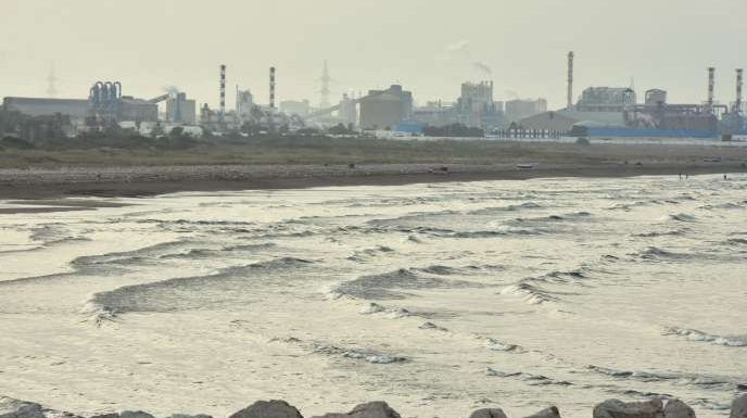 « Les habitants meurent à petit feu » : en Tunisie, le phosphate pollue l’air de Gabès