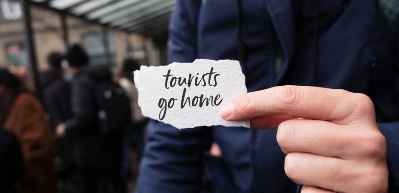 « Chers touristes… cassez-vous ! » Cette contagion sociale à l’origine de la tourismophobie