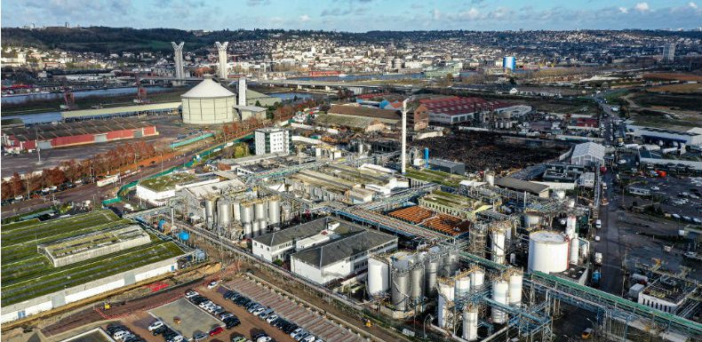 « Pluie de poussière d’amiante » : un toxicologue s’alarme des conséquences de Lubrizol