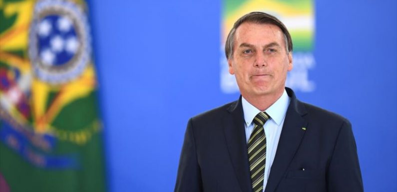 Bolsonaro anunció aumento de 4,7% del salario mínimo en Brasil