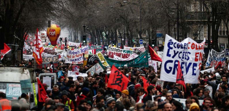 Réforme des retraites : nouvelle manifestation à Paris, rejointe par des gilets jaunes