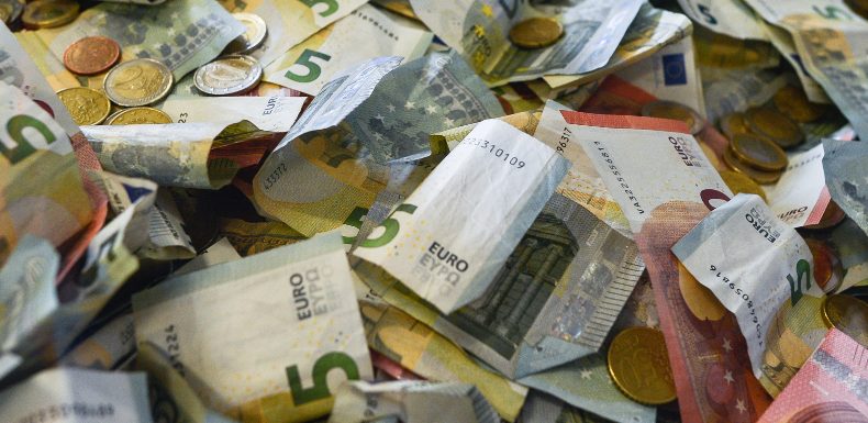 Disparition du cash : à l’avenir, payer en espèces pourrait vous coûter plus cher