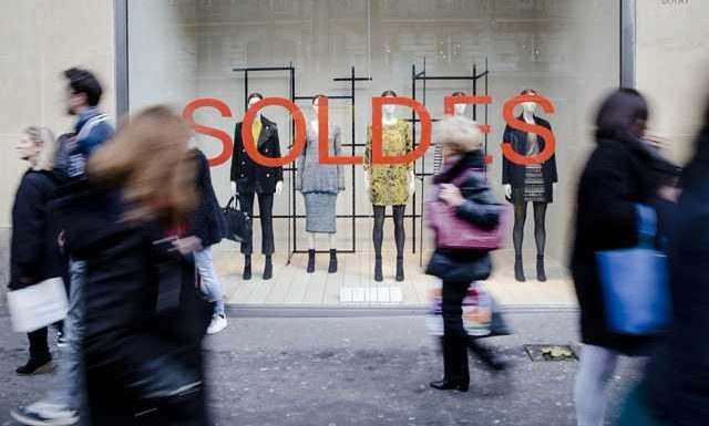 Soldes : la « fast fashion » ne fait pas du bien à la planète