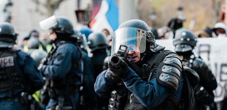 Violences policières : « C’est bien en France que la police a tiré sur des civils non-armés »