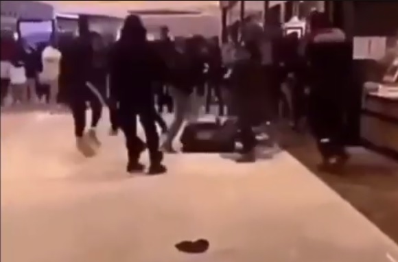 Lieusaint (77) : Une nouvelle rixe implique une centaine de jeunes au centre commercial Carré Sénart (vidéo)