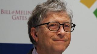 Bill Gates fait un don de 10 millions de dollars pour lutter contre les criquets en Afrique
