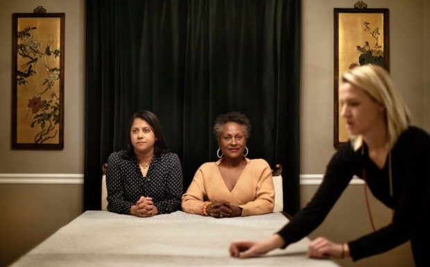 Etats-Unis : des dîners à 2500$ pour expliquer à des bourgeoises blanches progressistes pourquoi elles sont racistes