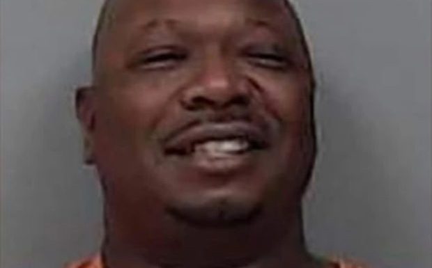 Cedar Rapids (Etats-Unis) : Un Afro-Américain enlève une femme blanche pour la forcer à regarder une minisérie sur l’esclavage