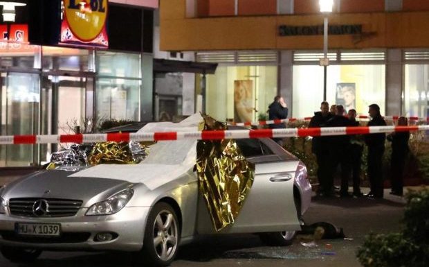 Allemagne : des tirs sur deux bars à chichas auraient fait huit morts et font resurgir le spectre de l’extrême-droite