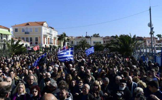 Grèce : Grève générale dans les îles grecques contre les camps de migrants. « Nous voulons qu’ils partent ! »