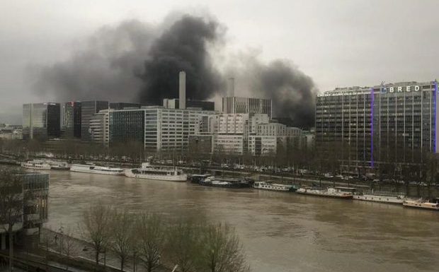 Paris : incendie aux abords de la gare de Lyon, des exactions commises en marge du concert d’un chanteur congolais (MàJ)