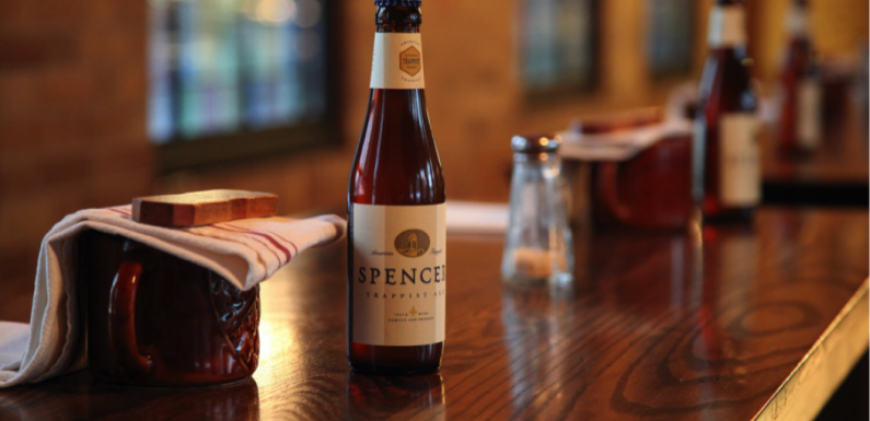 Pourquoi les moines brassent-ils de la bière ? (les 7 avantages des moines à brasser de la bière)