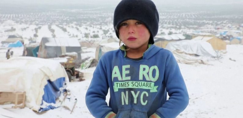 A Idlib, 500.000 enfants sont piégés par le froid, la faim et les bombardements aveugles