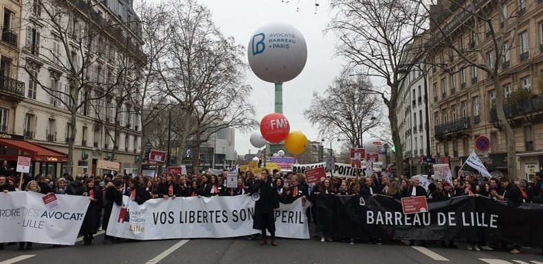 De Bastille à Opéra : manifestation interprofessionnelle à Paris contre la réforme des retraites