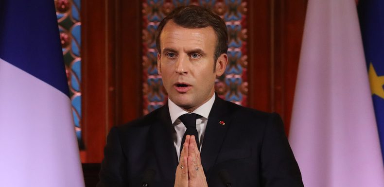 Révisionnisme historique : Emmanuel Macron solidaire avec la Pologne contre «la démarche russe»
