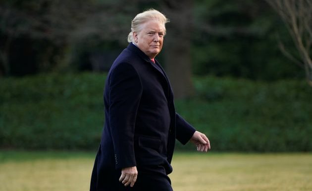 Trump limoge deux témoins clés de son procès en destitution en quelques heures